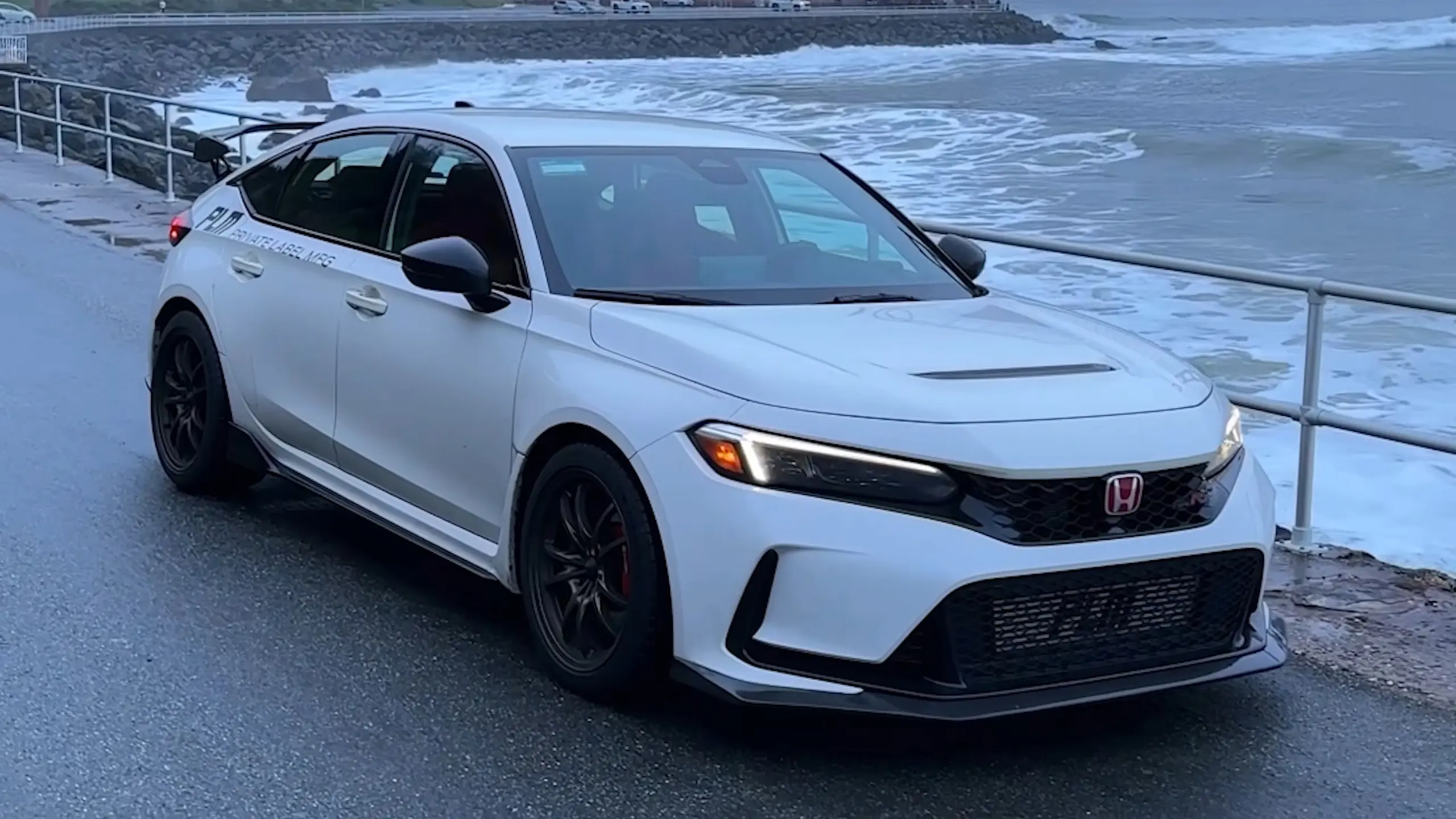 2024 Honda Civic Type R - Photo 1